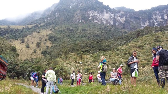 Caminata a la Gruta